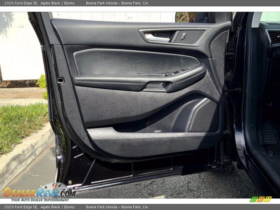 Door Panel of 2020 Ford Edge SE Photo #24