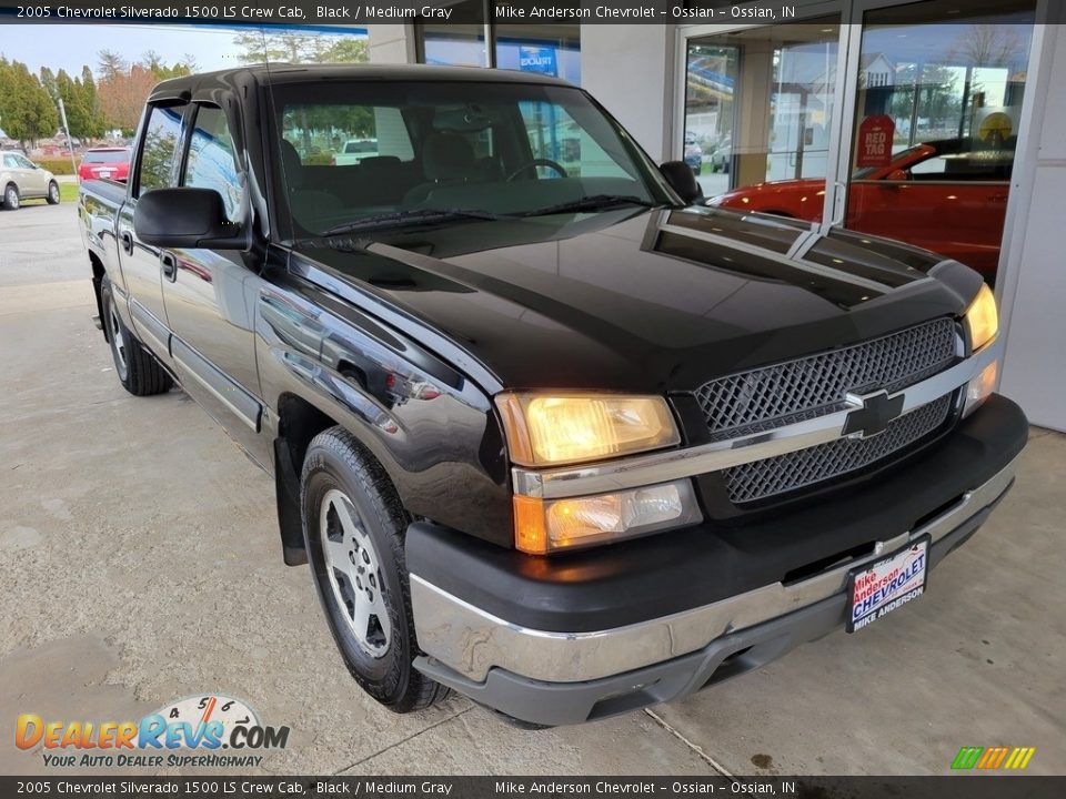 2005 Chevrolet Silverado 1500 LS Crew Cab Black / Medium Gray Photo #2