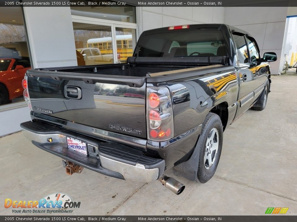 2005 Chevrolet Silverado 1500 LS Crew Cab Black / Medium Gray Photo #4