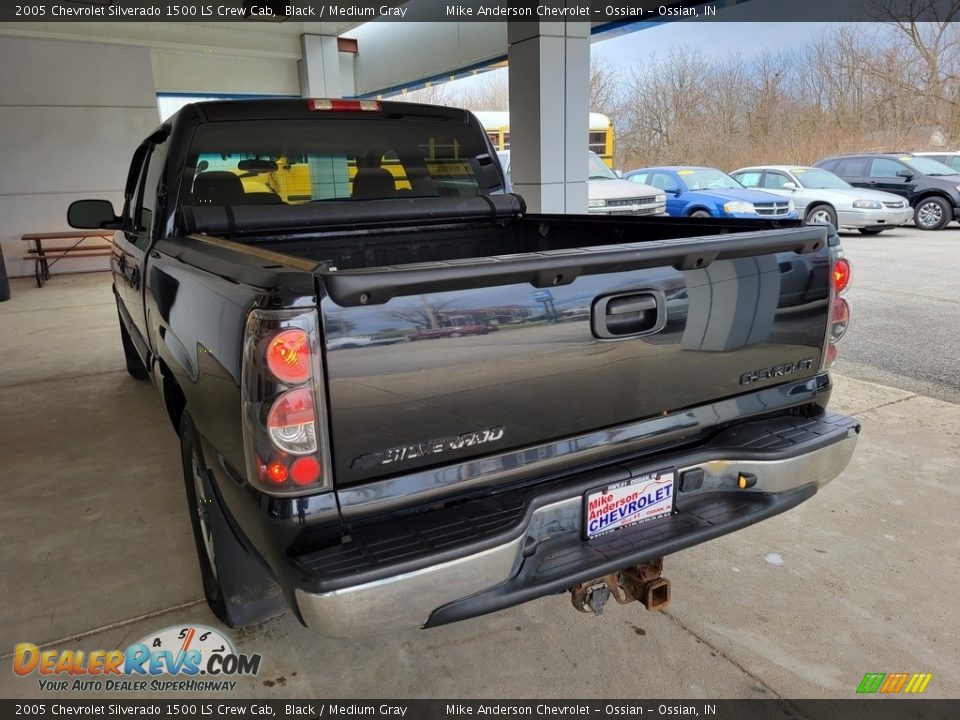 2005 Chevrolet Silverado 1500 LS Crew Cab Black / Medium Gray Photo #7