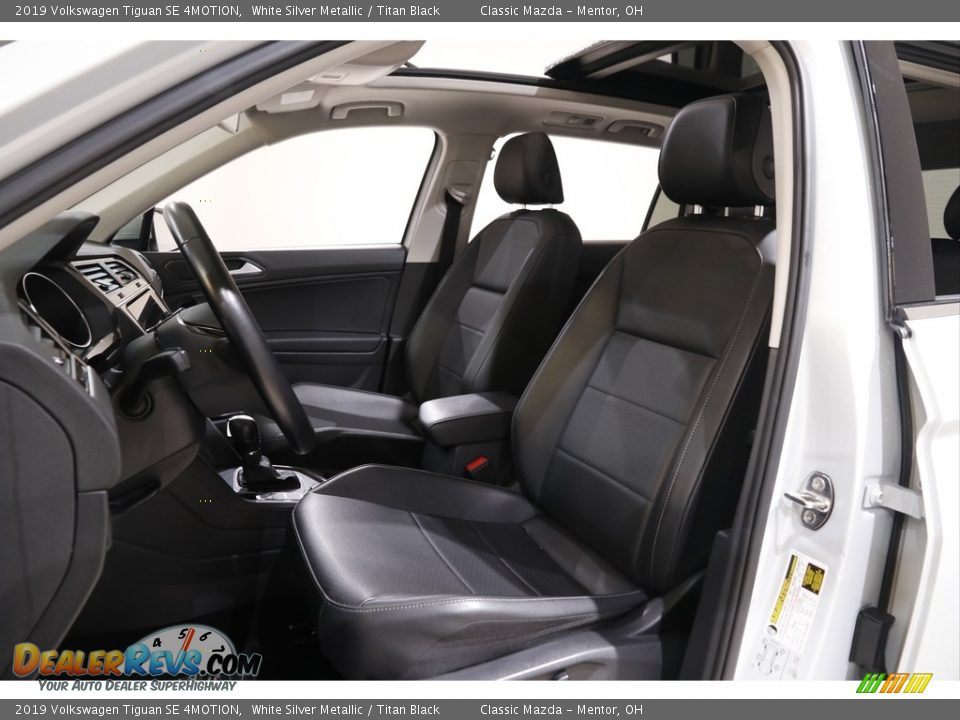 Front Seat of 2019 Volkswagen Tiguan SE 4MOTION Photo #5