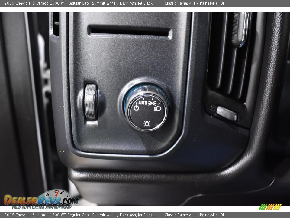 Controls of 2016 Chevrolet Silverado 1500 WT Regular Cab Photo #10