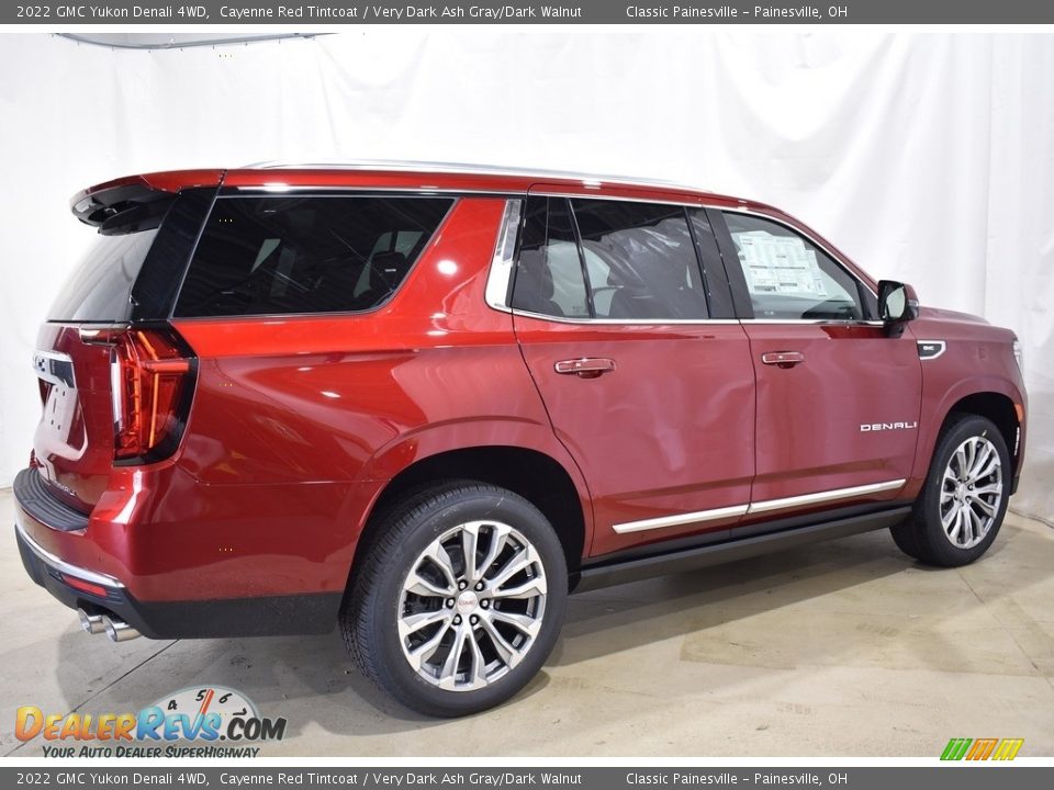 2022 GMC Yukon Denali 4WD Cayenne Red Tintcoat / Very Dark Ash Gray/Dark Walnut Photo #2