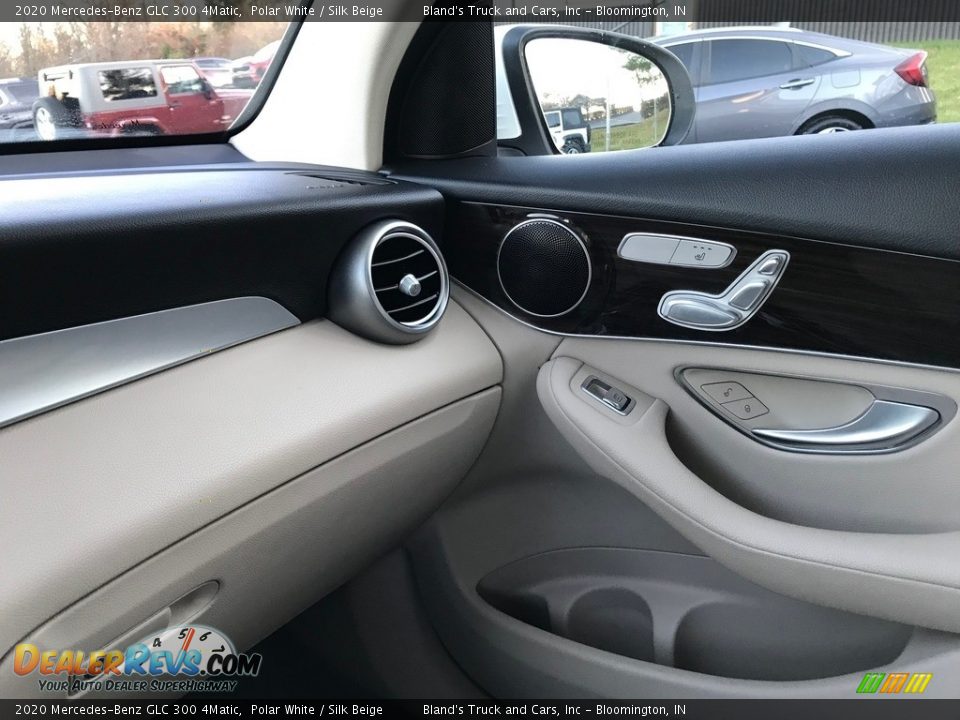 2020 Mercedes-Benz GLC 300 4Matic Polar White / Silk Beige Photo #36