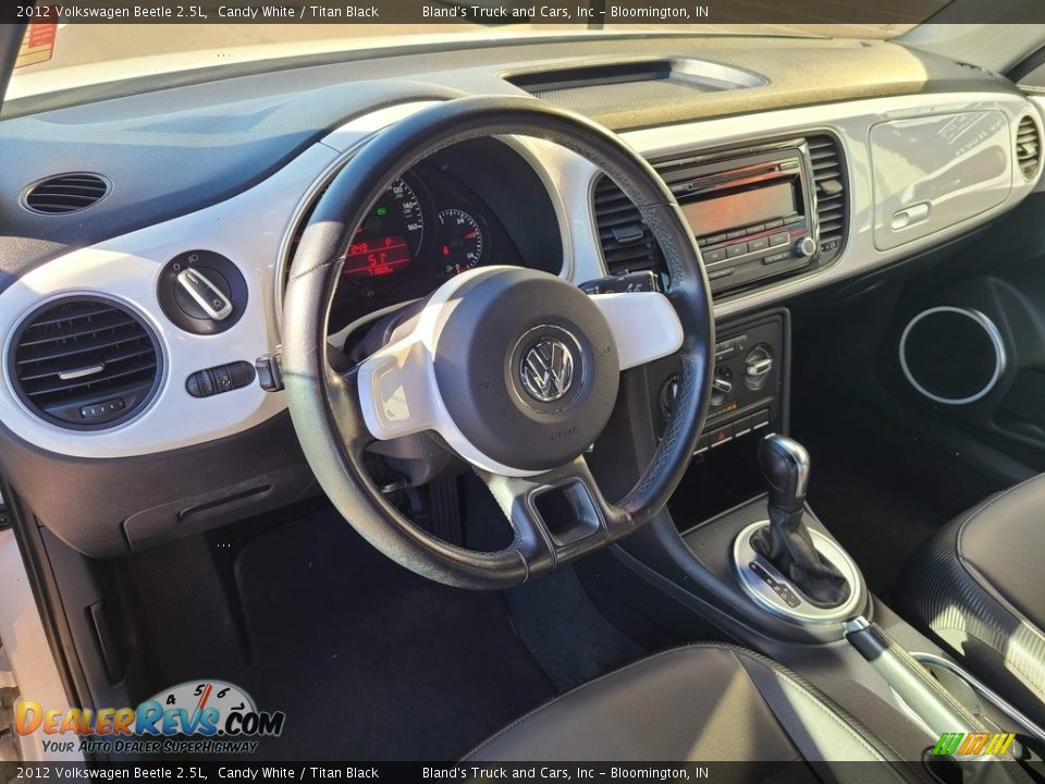 2012 Volkswagen Beetle 2.5L Candy White / Titan Black Photo #4