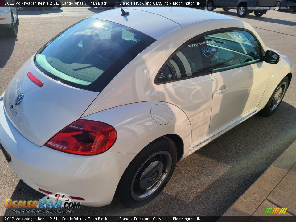 2012 Volkswagen Beetle 2.5L Candy White / Titan Black Photo #11