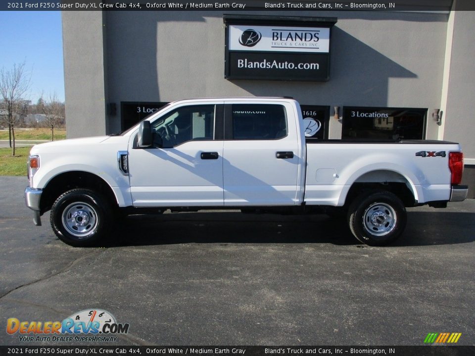 2021 Ford F250 Super Duty XL Crew Cab 4x4 Oxford White / Medium Earth Gray Photo #1