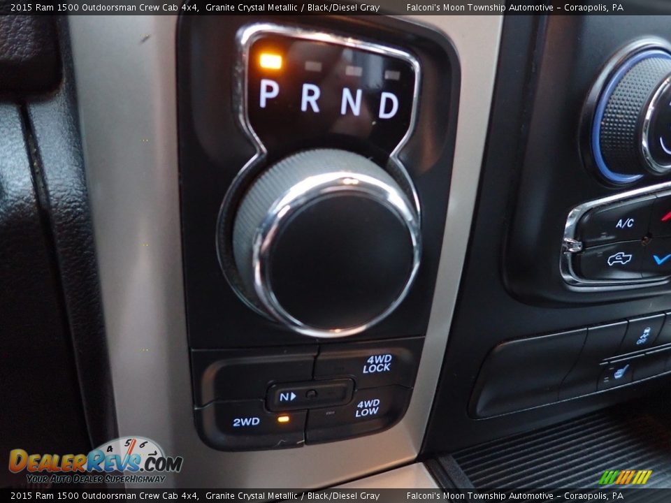 2015 Ram 1500 Outdoorsman Crew Cab 4x4 Shifter Photo #23