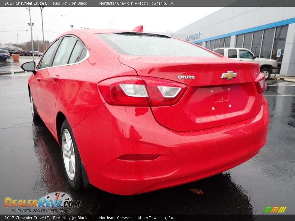 2017 Chevrolet Cruze LT Red Hot / Jet Black Photo #5