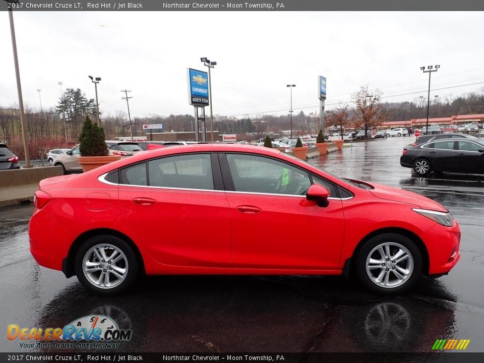 2017 Chevrolet Cruze LT Red Hot / Jet Black Photo #10