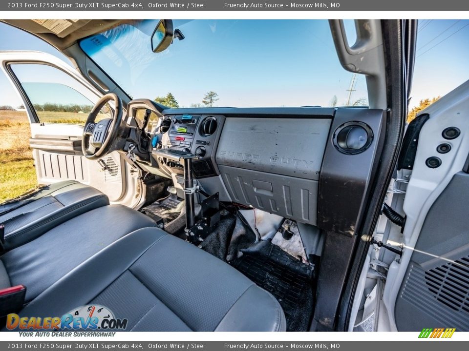 2013 Ford F250 Super Duty XLT SuperCab 4x4 Oxford White / Steel Photo #27