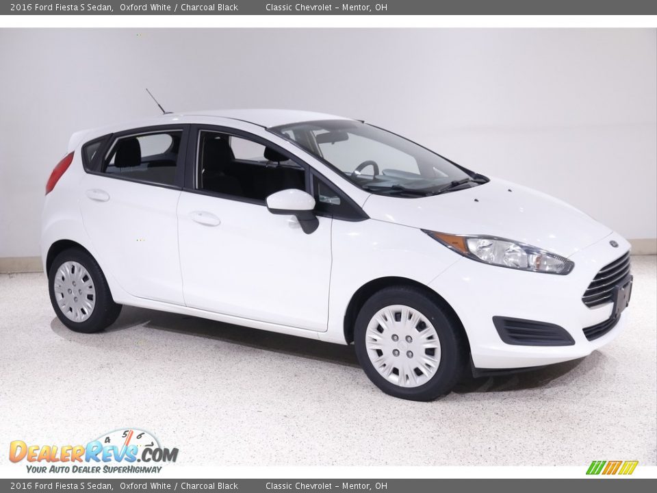 2016 Ford Fiesta S Sedan Oxford White / Charcoal Black Photo #1