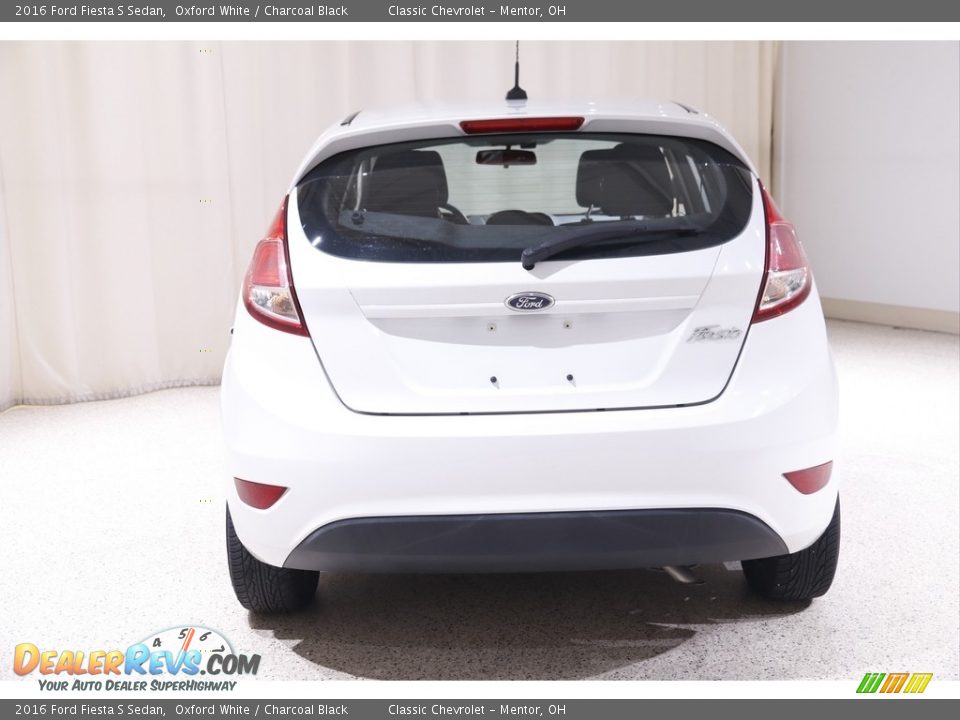 2016 Ford Fiesta S Sedan Oxford White / Charcoal Black Photo #17