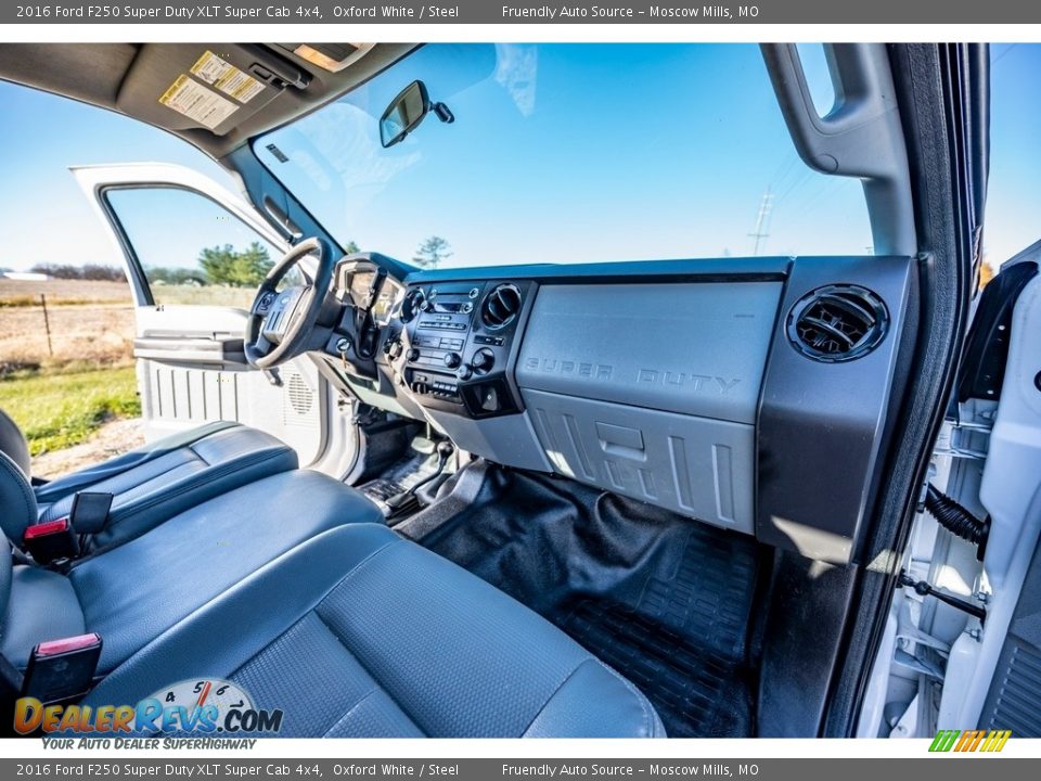 2016 Ford F250 Super Duty XLT Super Cab 4x4 Oxford White / Steel Photo #27