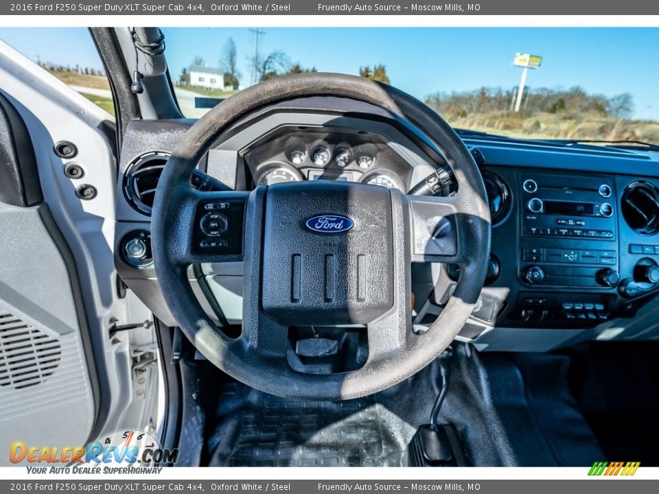 2016 Ford F250 Super Duty XLT Super Cab 4x4 Oxford White / Steel Photo #32