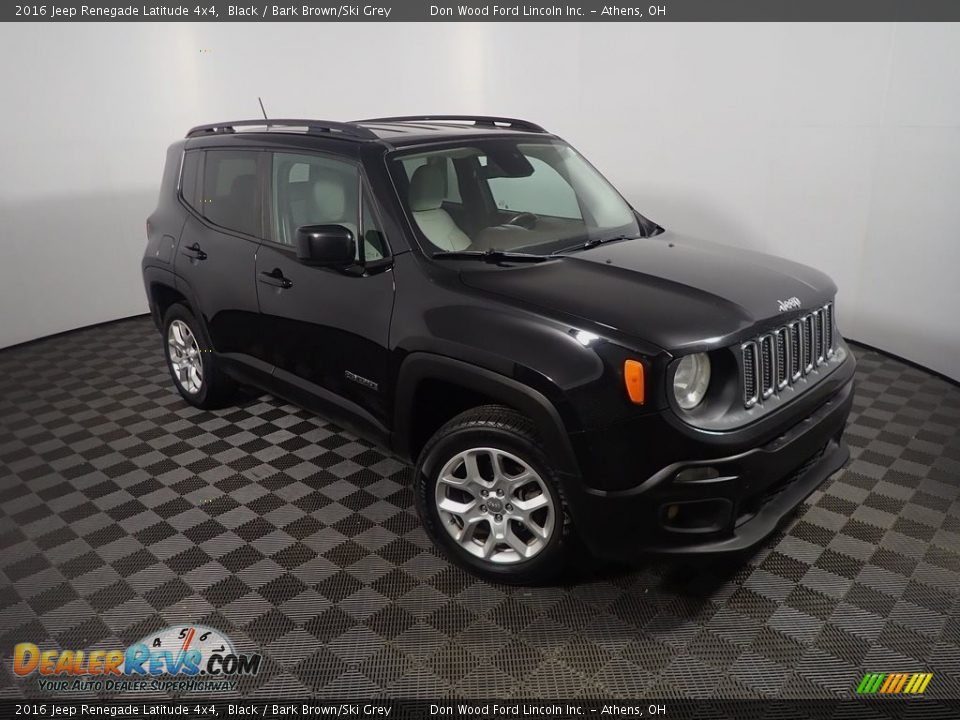 2016 Jeep Renegade Latitude 4x4 Black / Bark Brown/Ski Grey Photo #3
