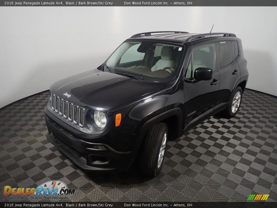 2016 Jeep Renegade Latitude 4x4 Black / Bark Brown/Ski Grey Photo #9
