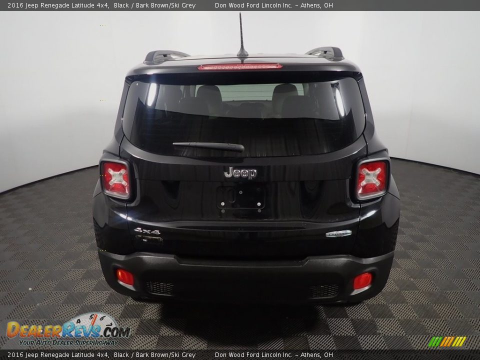 2016 Jeep Renegade Latitude 4x4 Black / Bark Brown/Ski Grey Photo #13