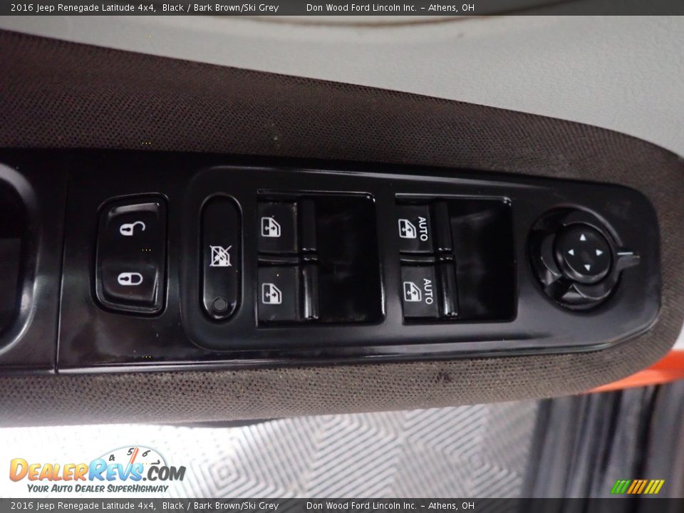 2016 Jeep Renegade Latitude 4x4 Black / Bark Brown/Ski Grey Photo #21