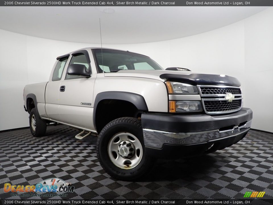 2006 Chevrolet Silverado 2500HD Work Truck Extended Cab 4x4 Silver Birch Metallic / Dark Charcoal Photo #2