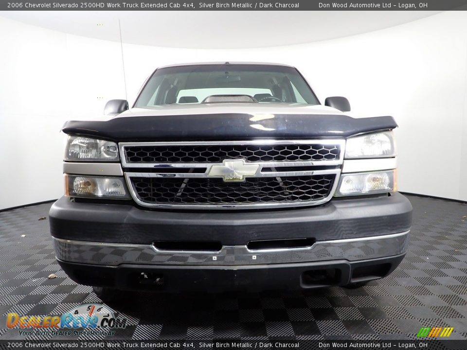 2006 Chevrolet Silverado 2500HD Work Truck Extended Cab 4x4 Silver Birch Metallic / Dark Charcoal Photo #3