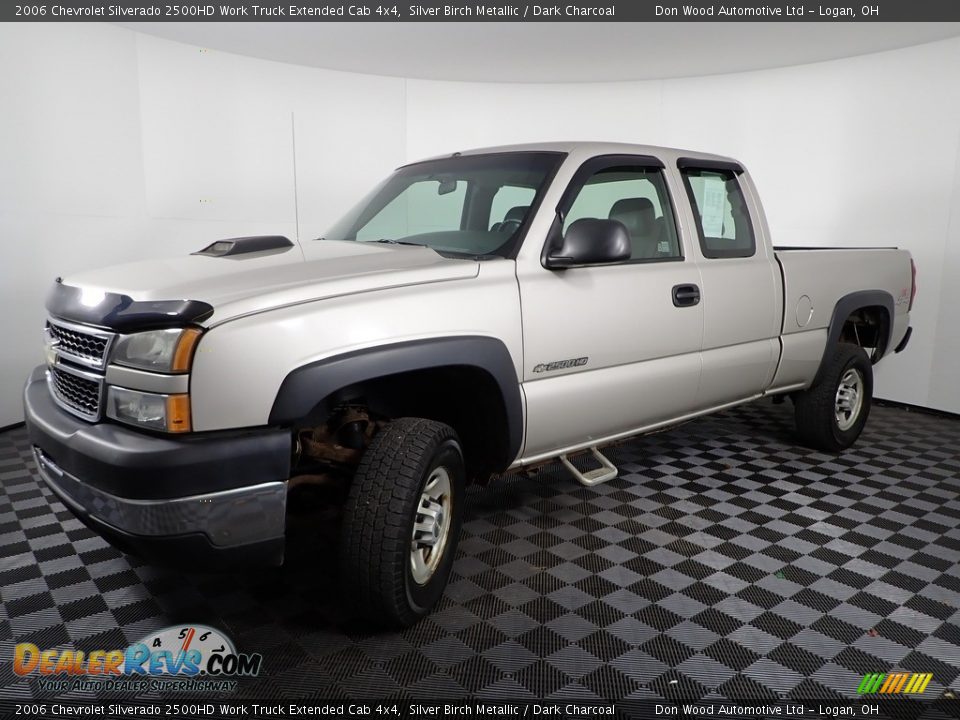 2006 Chevrolet Silverado 2500HD Work Truck Extended Cab 4x4 Silver Birch Metallic / Dark Charcoal Photo #7