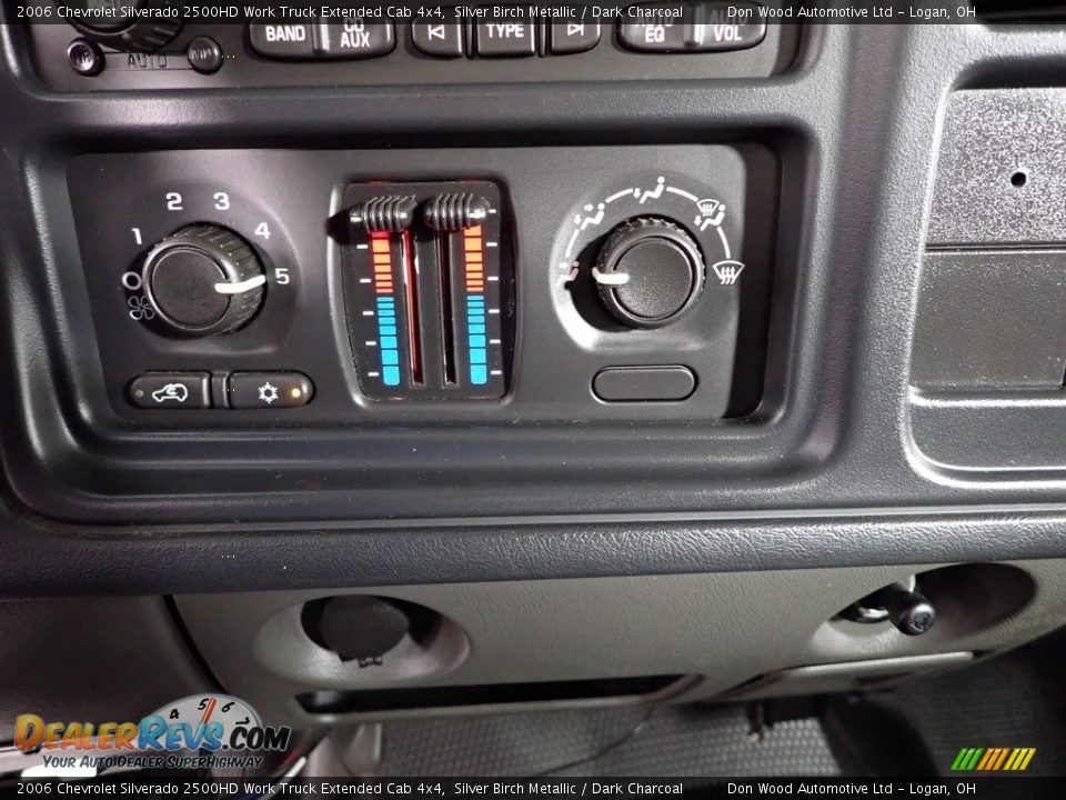 2006 Chevrolet Silverado 2500HD Work Truck Extended Cab 4x4 Silver Birch Metallic / Dark Charcoal Photo #18