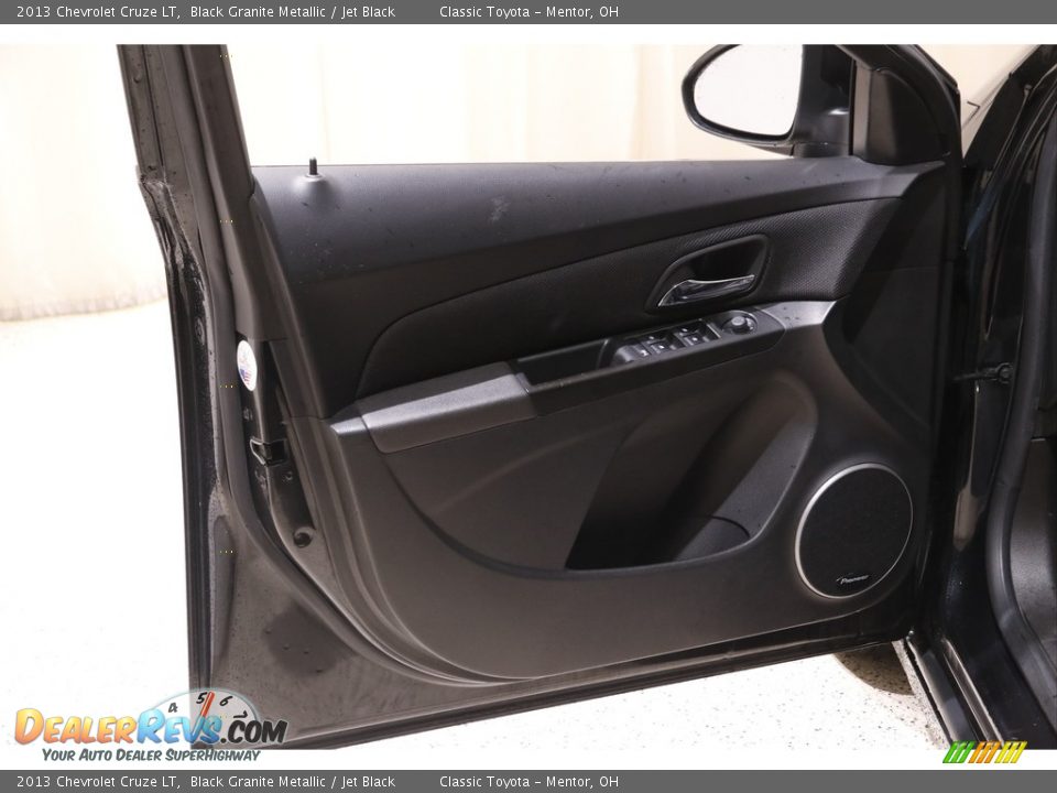 Door Panel of 2013 Chevrolet Cruze LT Photo #4