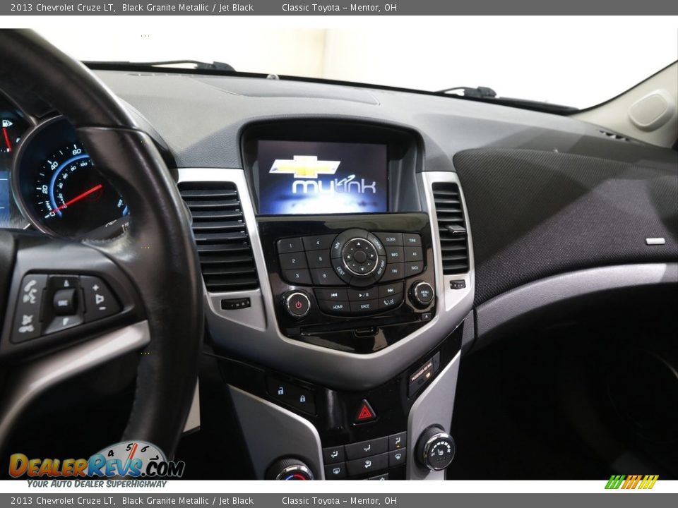 Dashboard of 2013 Chevrolet Cruze LT Photo #9