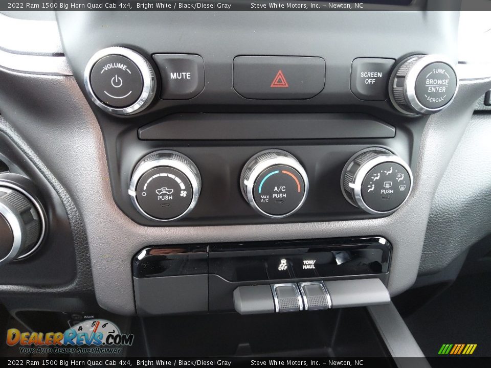 2022 Ram 1500 Big Horn Quad Cab 4x4 Bright White / Black/Diesel Gray Photo #25