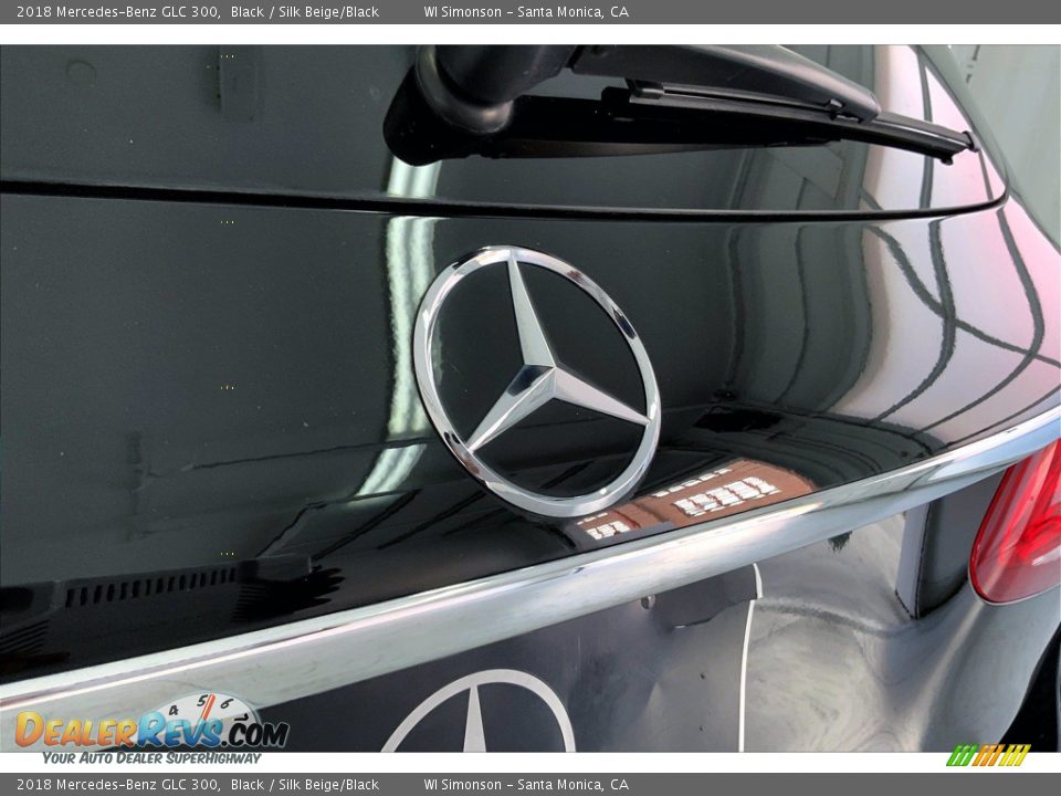 2018 Mercedes-Benz GLC 300 Black / Silk Beige/Black Photo #7