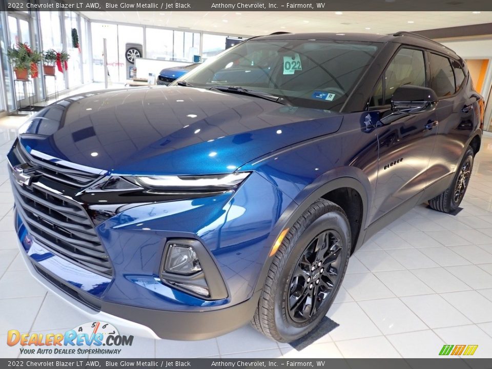 Front 3/4 View of 2022 Chevrolet Blazer LT AWD Photo #7