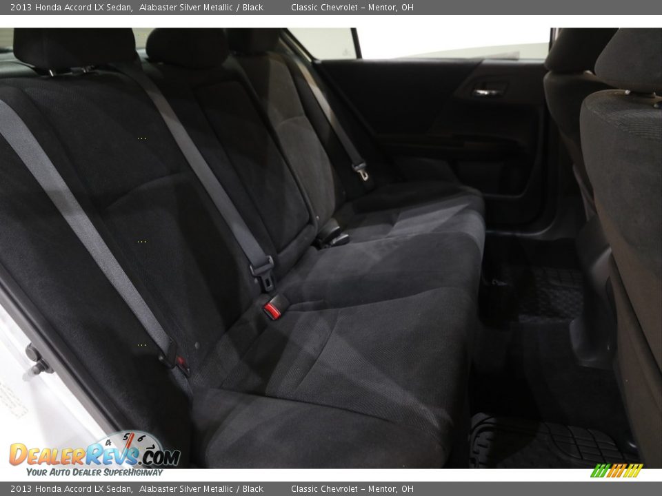 2013 Honda Accord LX Sedan Alabaster Silver Metallic / Black Photo #16