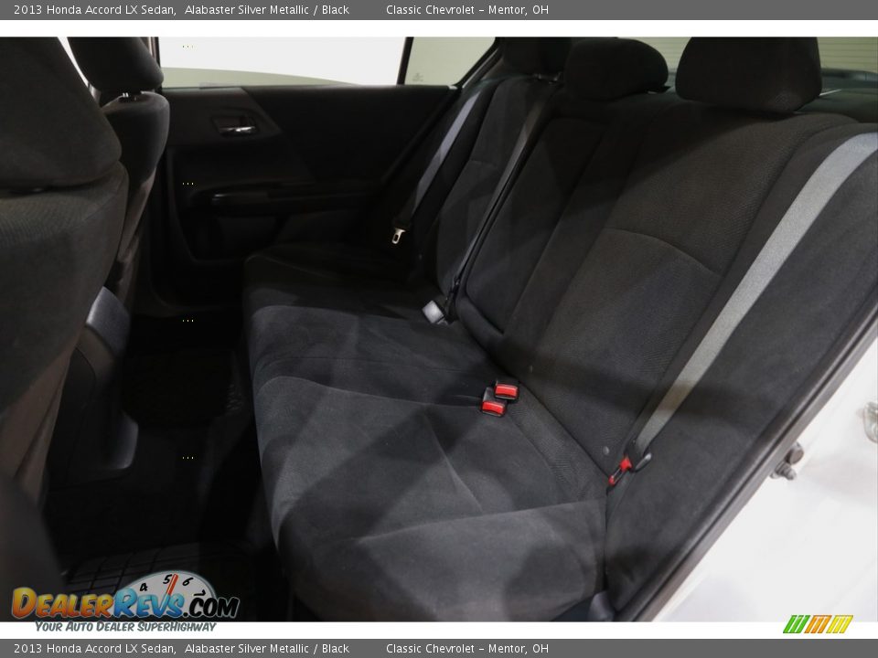 2013 Honda Accord LX Sedan Alabaster Silver Metallic / Black Photo #17