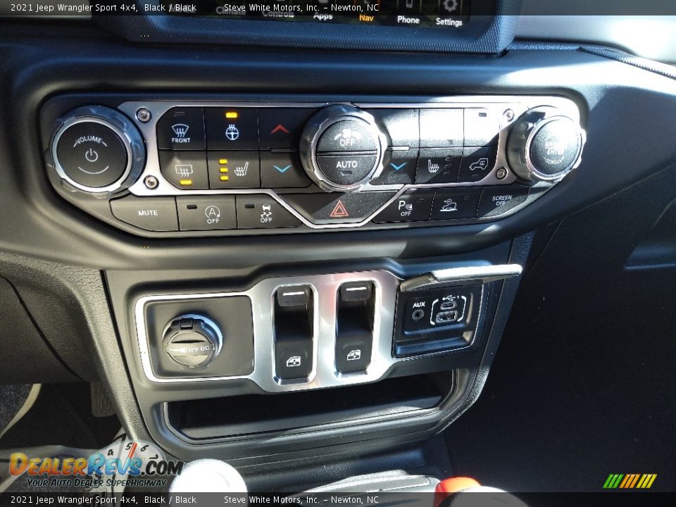 Controls of 2021 Jeep Wrangler Sport 4x4 Photo #25