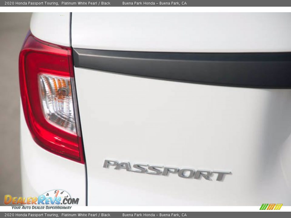 2020 Honda Passport Touring Platinum White Pearl / Black Photo #10