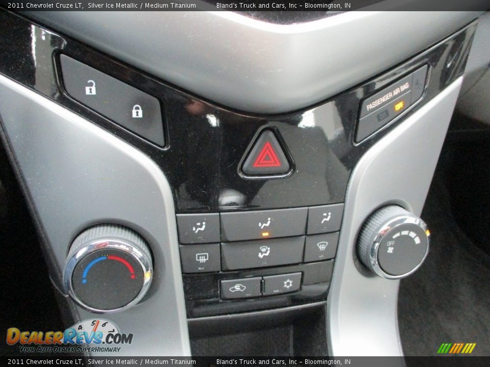 2011 Chevrolet Cruze LT Silver Ice Metallic / Medium Titanium Photo #16