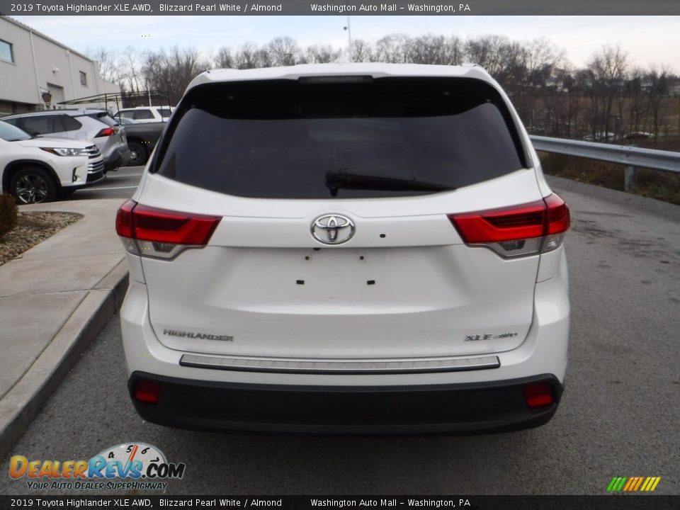 2019 Toyota Highlander XLE AWD Blizzard Pearl White / Almond Photo #15