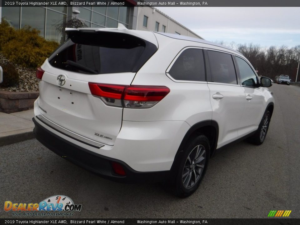 2019 Toyota Highlander XLE AWD Blizzard Pearl White / Almond Photo #16