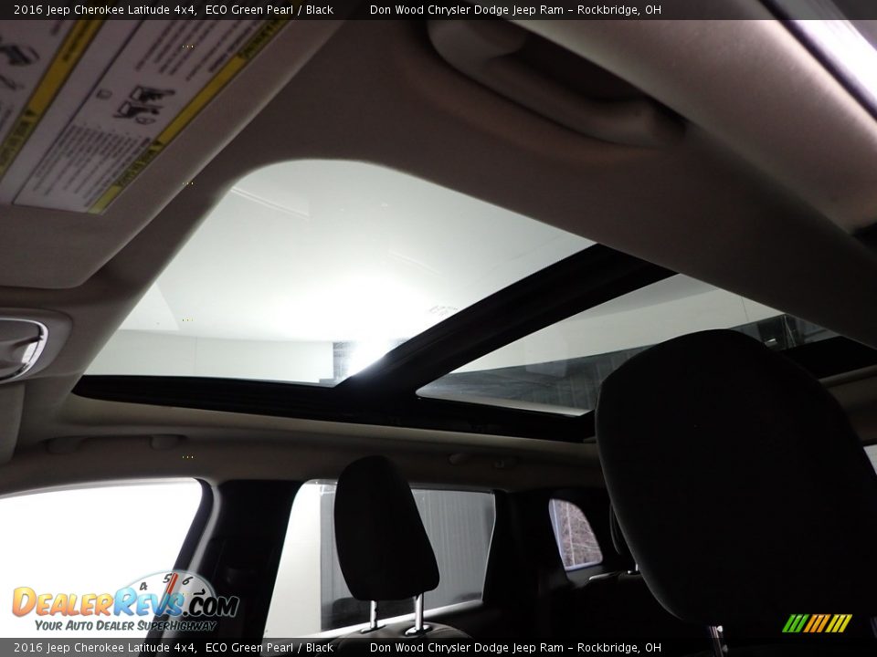2016 Jeep Cherokee Latitude 4x4 ECO Green Pearl / Black Photo #3