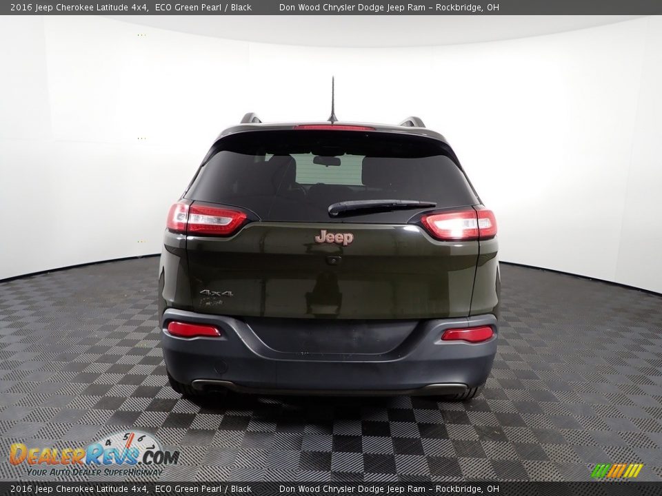 2016 Jeep Cherokee Latitude 4x4 ECO Green Pearl / Black Photo #11