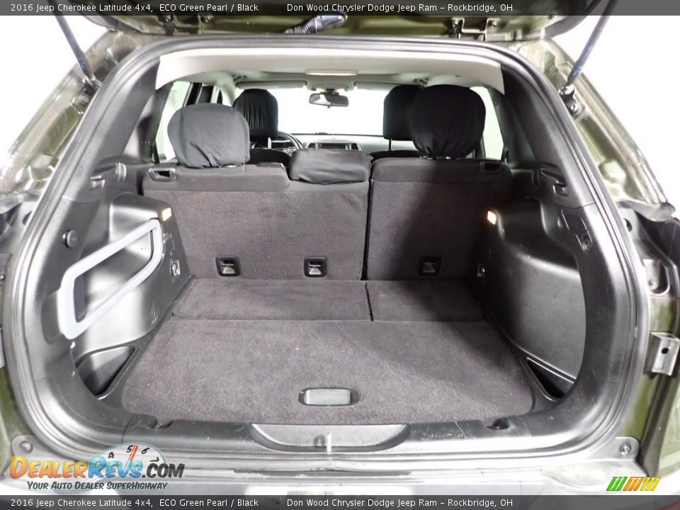 2016 Jeep Cherokee Latitude 4x4 ECO Green Pearl / Black Photo #13