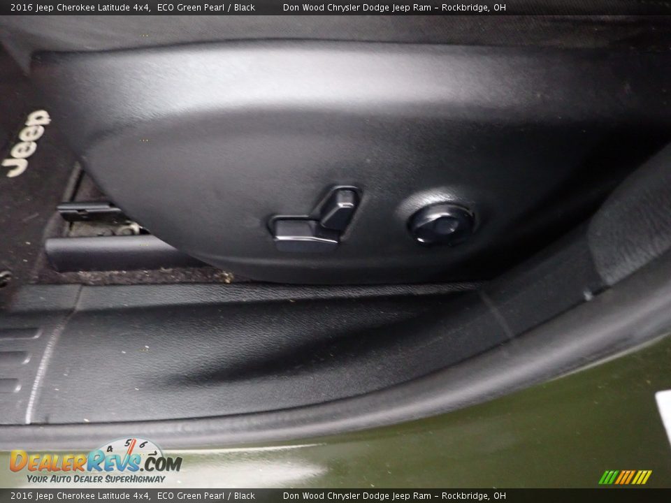 2016 Jeep Cherokee Latitude 4x4 ECO Green Pearl / Black Photo #16