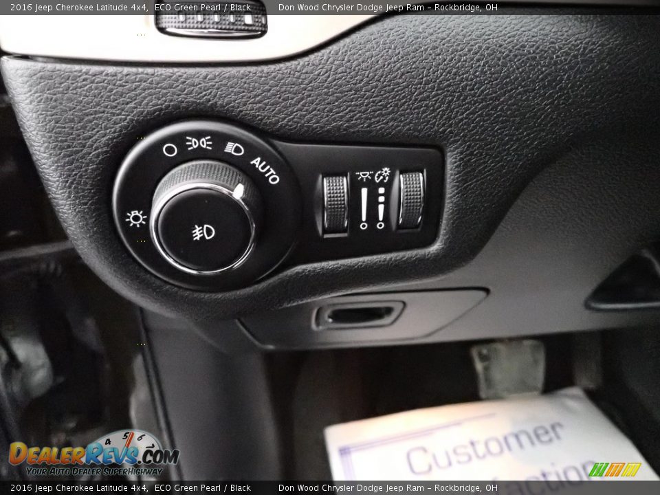 2016 Jeep Cherokee Latitude 4x4 ECO Green Pearl / Black Photo #18
