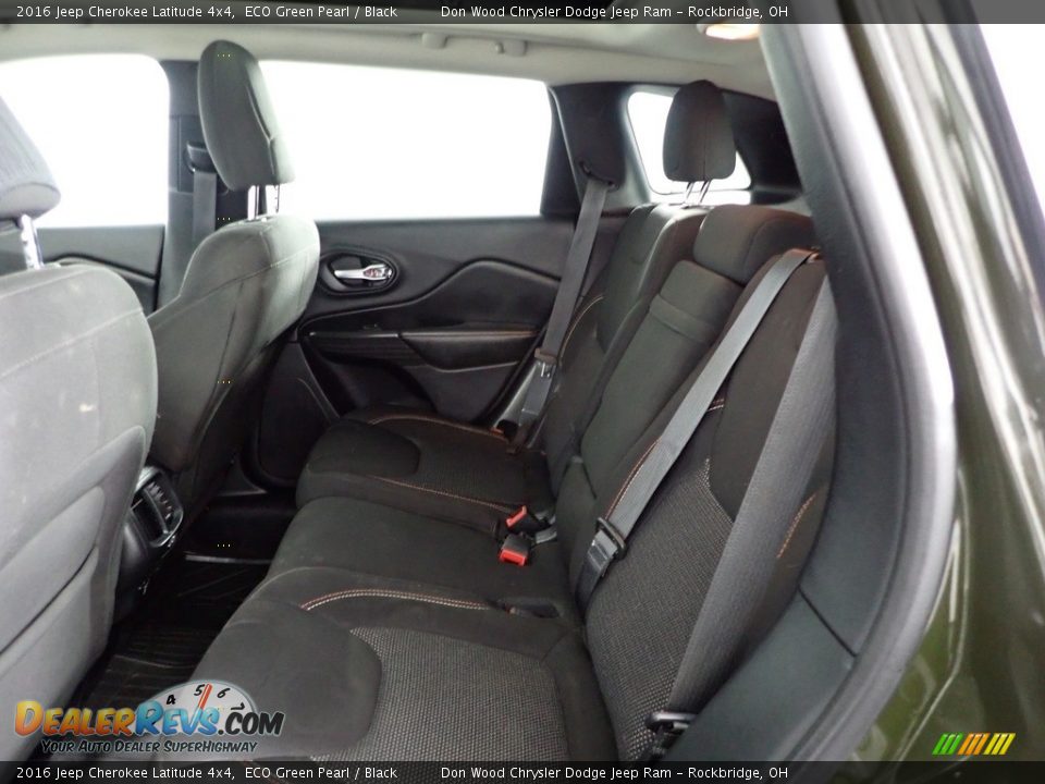 2016 Jeep Cherokee Latitude 4x4 ECO Green Pearl / Black Photo #28