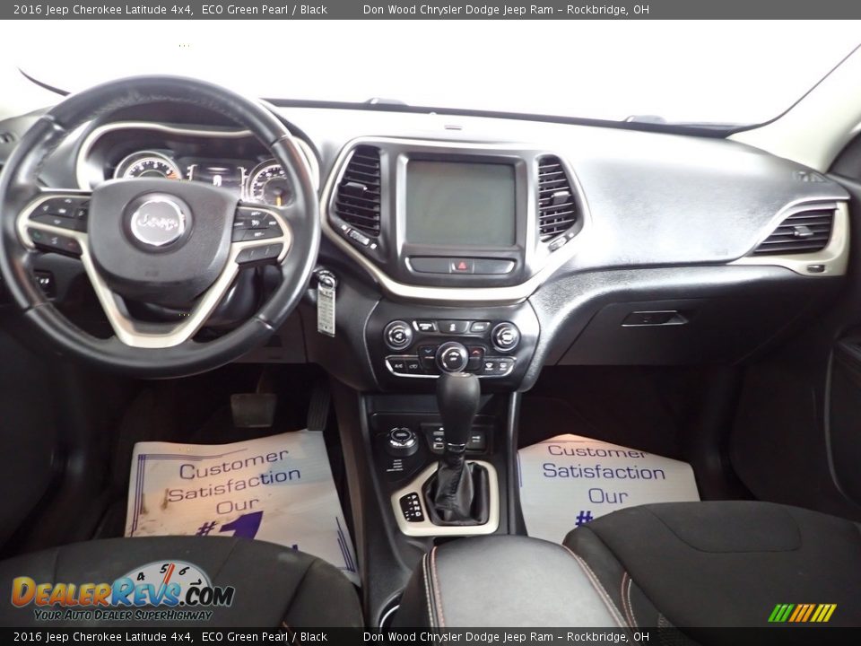 2016 Jeep Cherokee Latitude 4x4 ECO Green Pearl / Black Photo #29