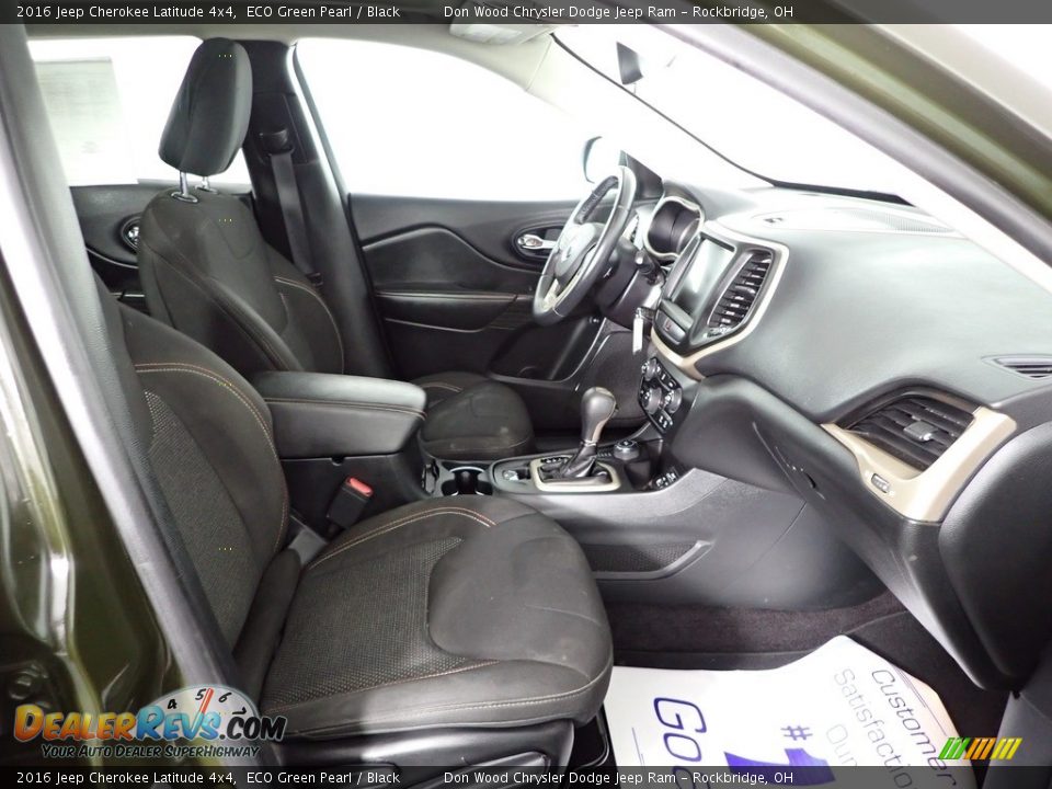2016 Jeep Cherokee Latitude 4x4 ECO Green Pearl / Black Photo #31