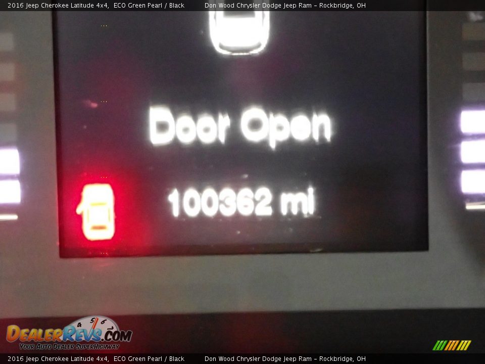 2016 Jeep Cherokee Latitude 4x4 ECO Green Pearl / Black Photo #35