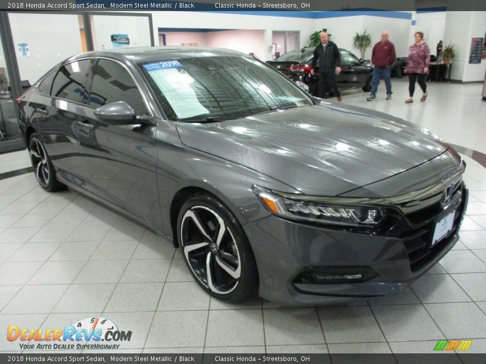 Front 3/4 View of 2018 Honda Accord Sport Sedan Photo #3