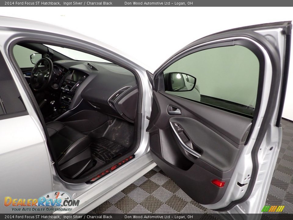 2014 Ford Focus ST Hatchback Ingot Silver / Charcoal Black Photo #27